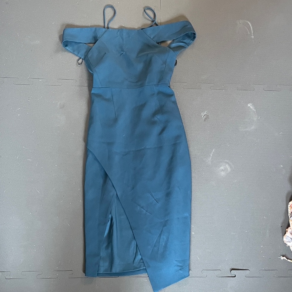 T. Lulah Elegant Blue Off-Shoulder Dress